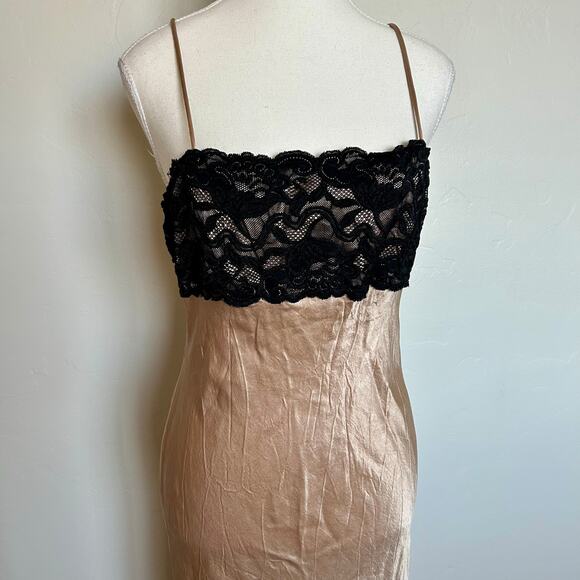 y2k lace and satin dress - Picture 6 of 9